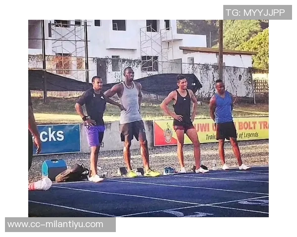 拓媒晒奥尼尔科比合照调侃杨瀚森与布雷克韦斯利的奇妙对比